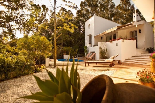3 soveværelse Finca/Landehus til salg i Las Lomas, Estepona med swimmingpool - € 945.000 (Ref: 9451387)
