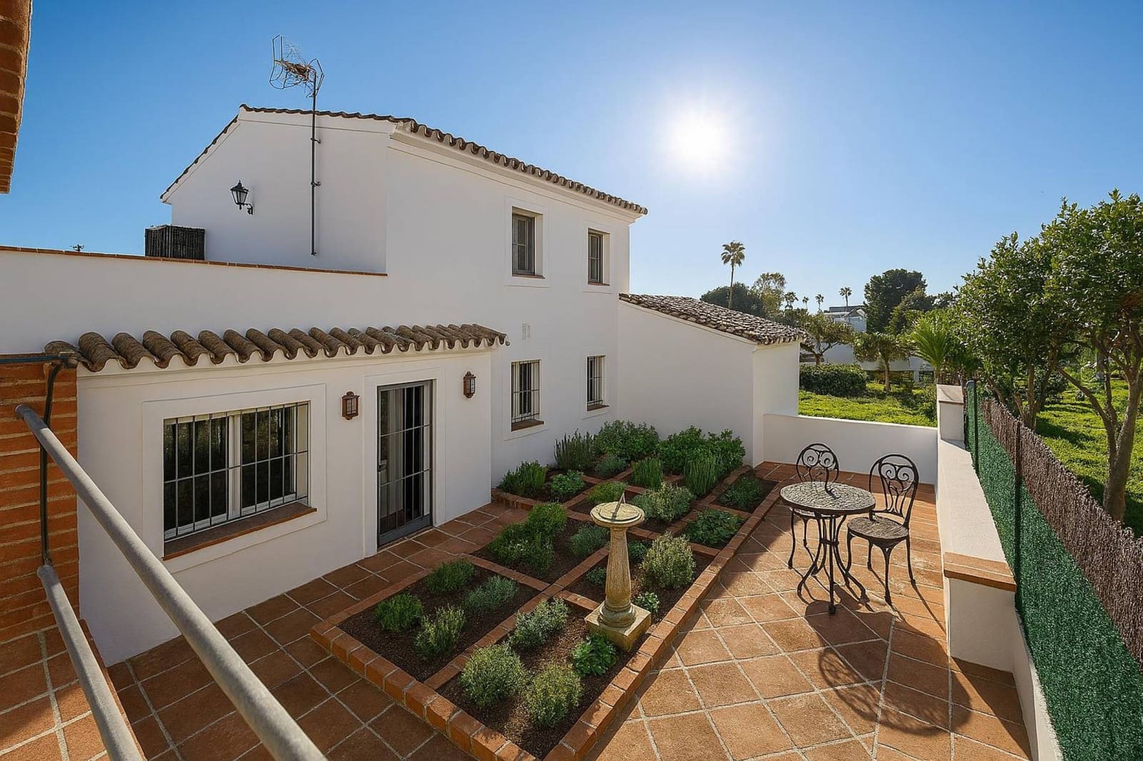 4 chambre Villa/Maison à vendre à Estepona avec piscine - 998 000 € (Ref: 9547102)