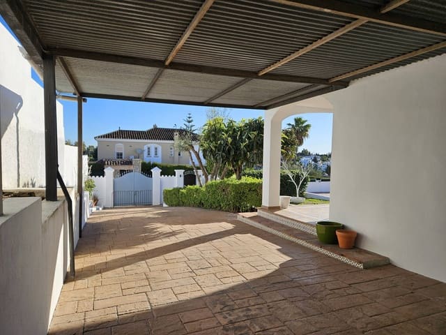 4 chambre Villa/Maison à vendre à El Padrón, Estepona avec piscine - 998 000 € (Ref: 9547102)