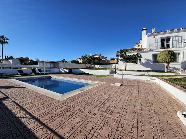 4 chambre Villa/Maison à vendre à El Padrón, Estepona avec piscine - 998 000 € (Ref: 9547102)