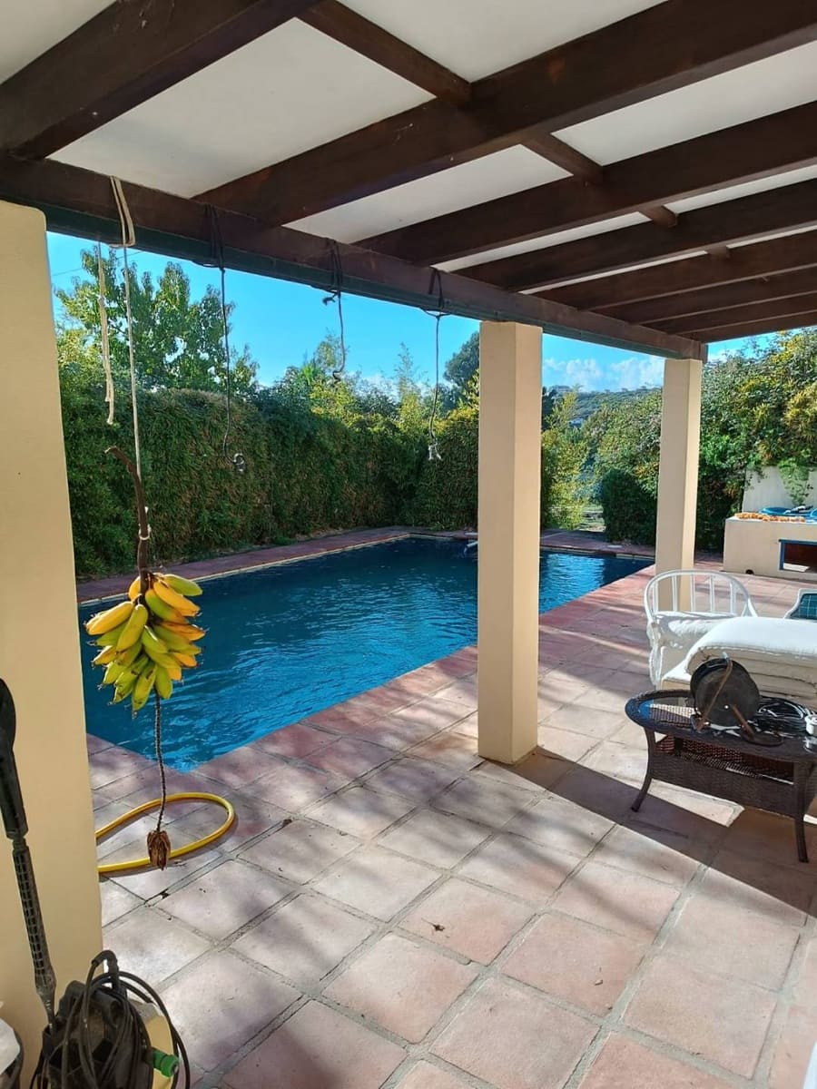 4 soveværelse Finca/Landehus til salg i Casares med swimmingpool - € 750.000 (Ref: 9638103)