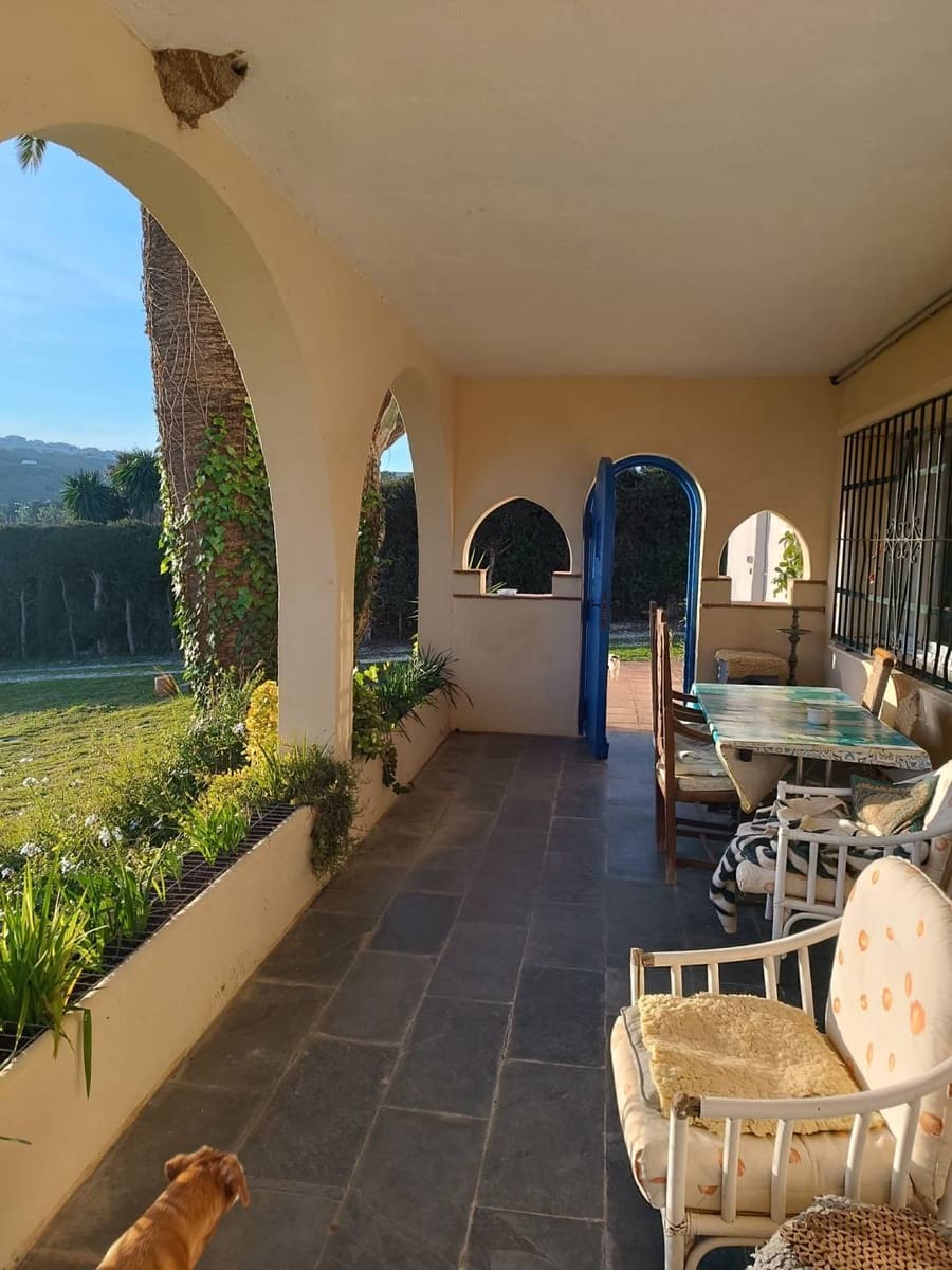 4 soveværelse Finca/Landehus til salg i Casares med swimmingpool - € 750.000 (Ref: 9638103)