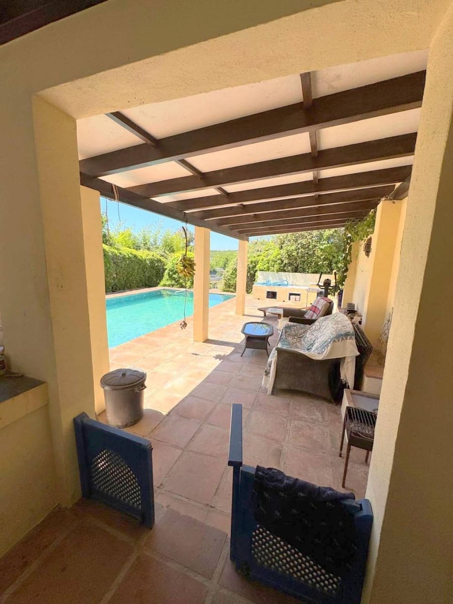 4 soveværelse Finca/Landehus til salg i Casares med swimmingpool - € 750.000 (Ref: 9638103)