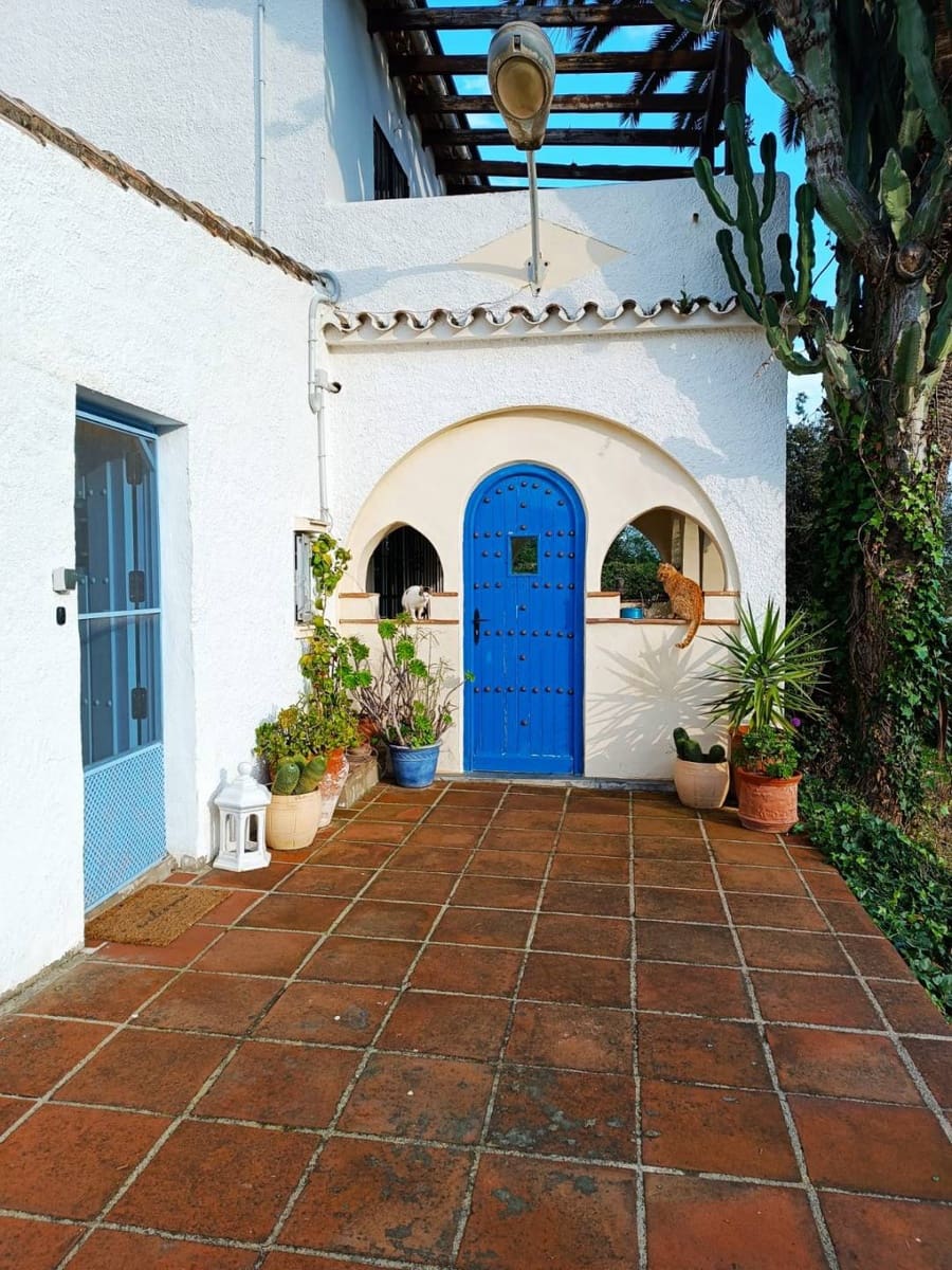 4 soveværelse Finca/Landehus til salg i Casares med swimmingpool - € 750.000 (Ref: 9638103)