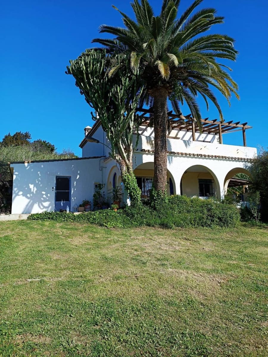 4 soveværelse Finca/Landehus til salg i Casares med swimmingpool - € 750.000 (Ref: 9638103)
