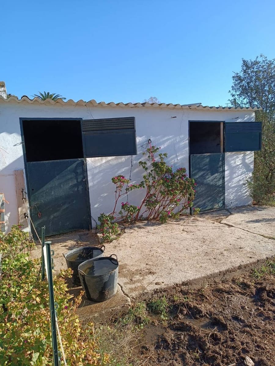 4 soveværelse Finca/Landehus til salg i Casares med swimmingpool - € 750.000 (Ref: 9638103)