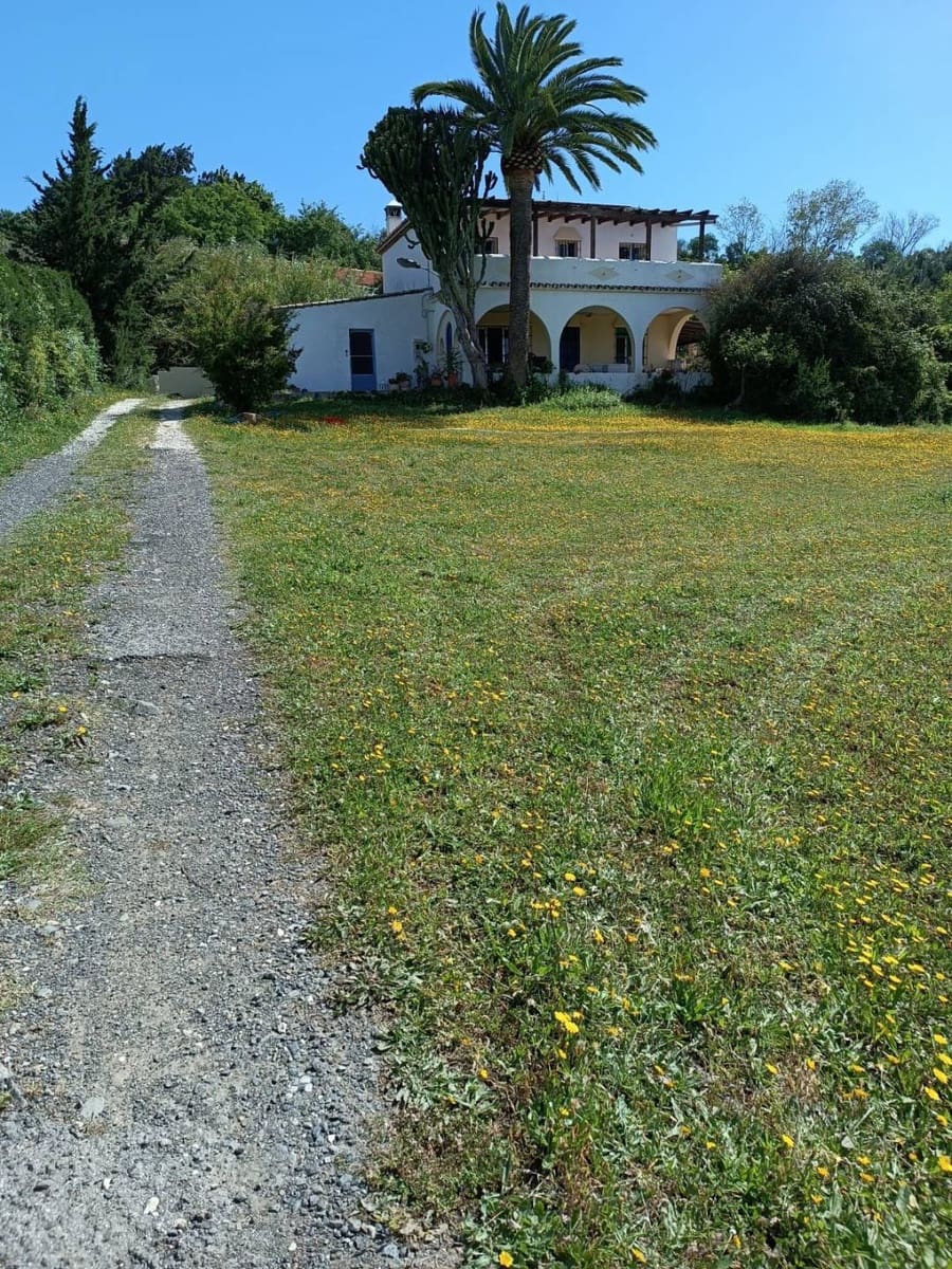 4 soveværelse Finca/Landehus til salg i Casares med swimmingpool - € 750.000 (Ref: 9638103)