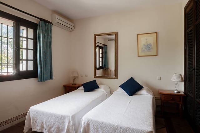 6 soveværelse Finca/Landehus til salg i Istán - € 4.995.000 (Ref: 9650414)