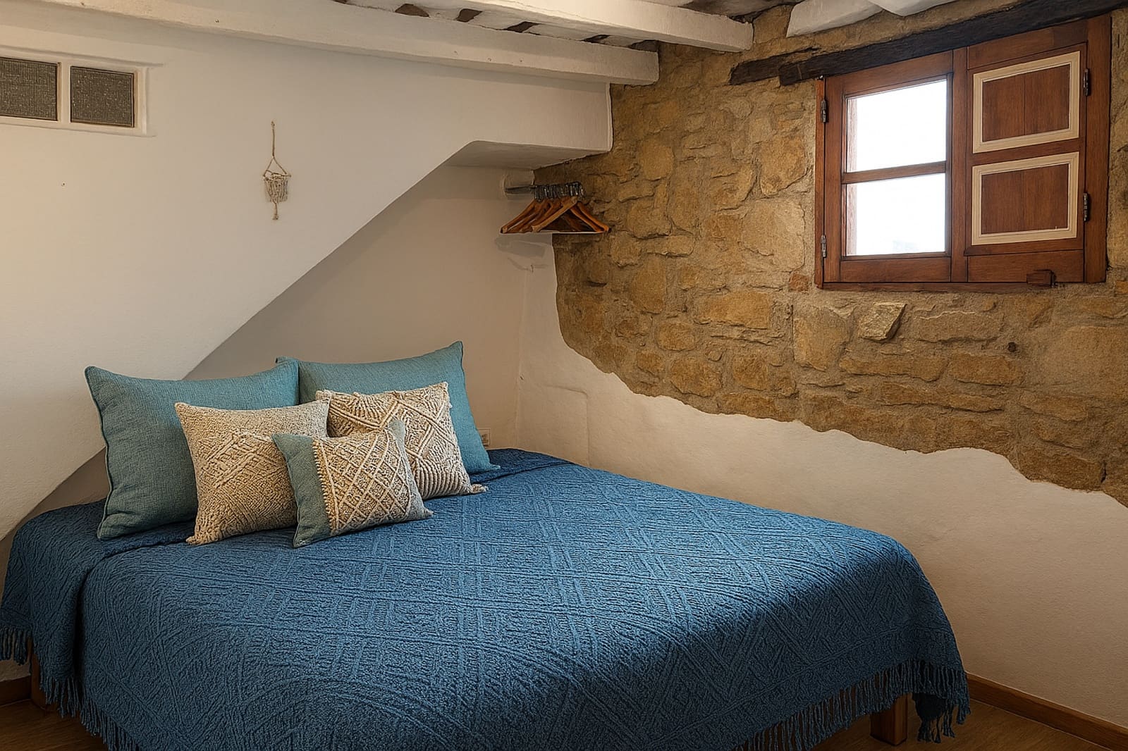 3 bedroom Townhouse for sale in Jimena de la Frontera - € 240,000 (Ref: 9672437)