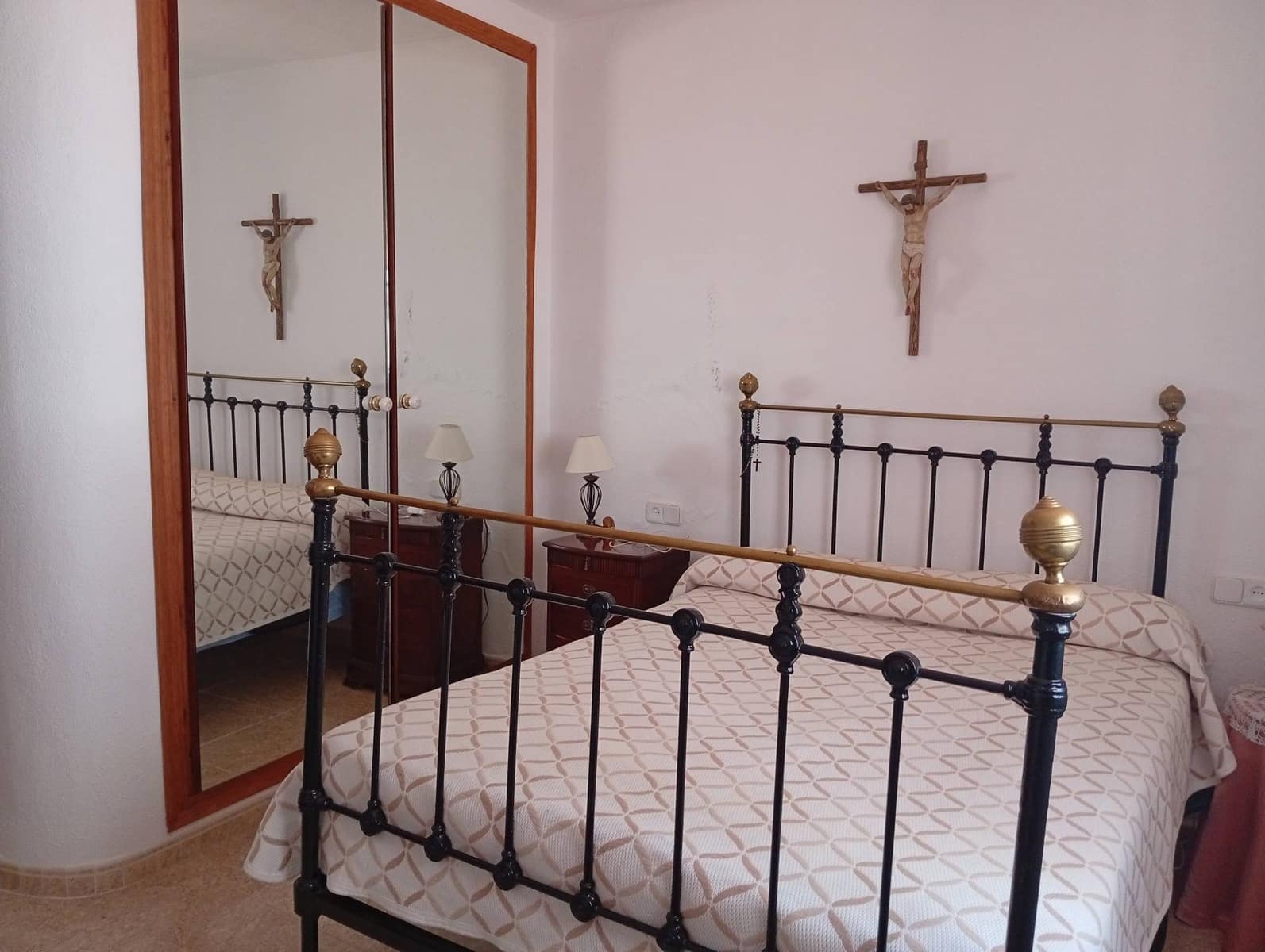 6 bedroom Villa for sale in Montejaque - € 185,000 (Ref: 9733376)