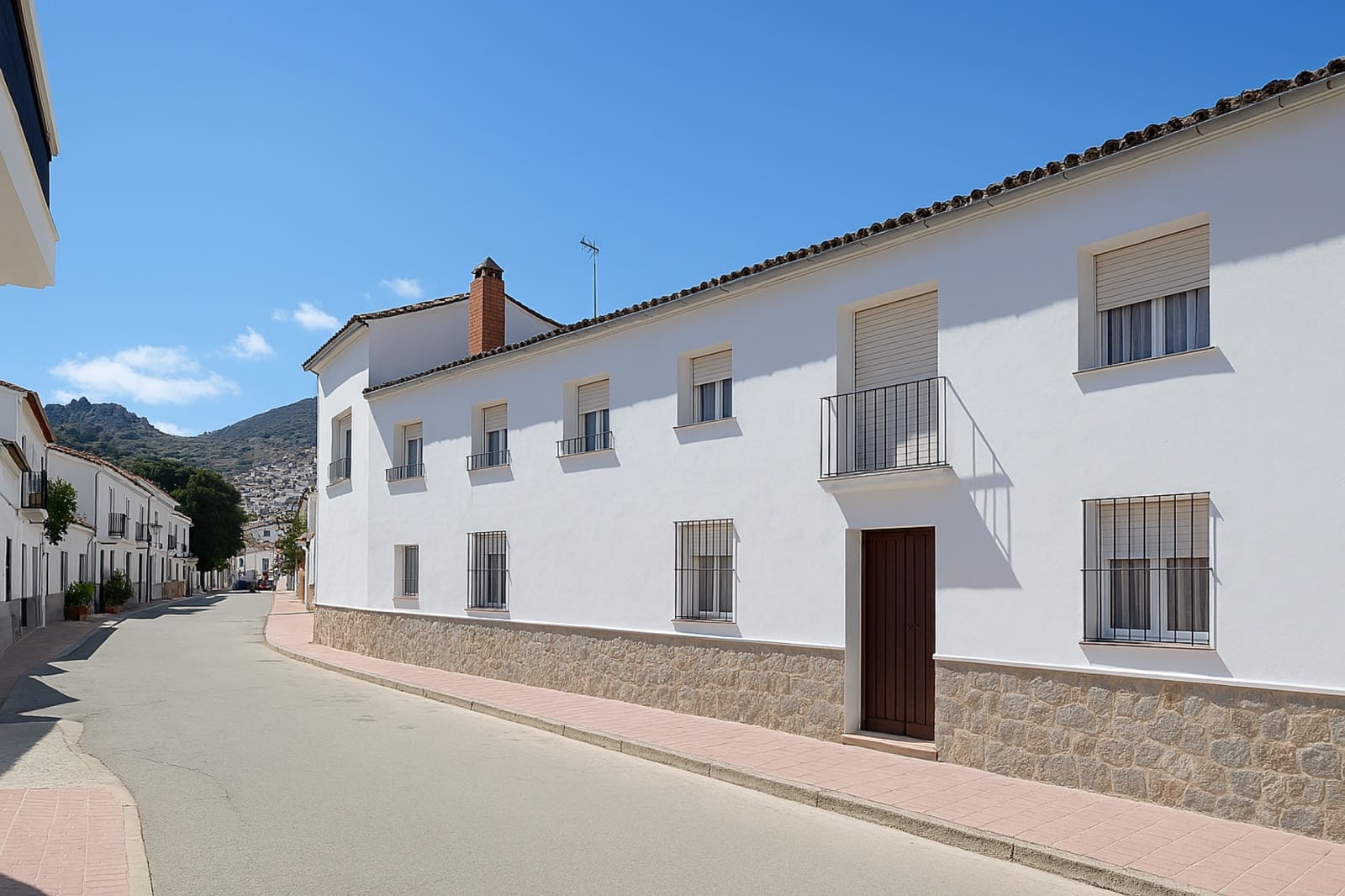 6 bedroom Villa for sale in Montejaque - € 185,000 (Ref: 9733376)