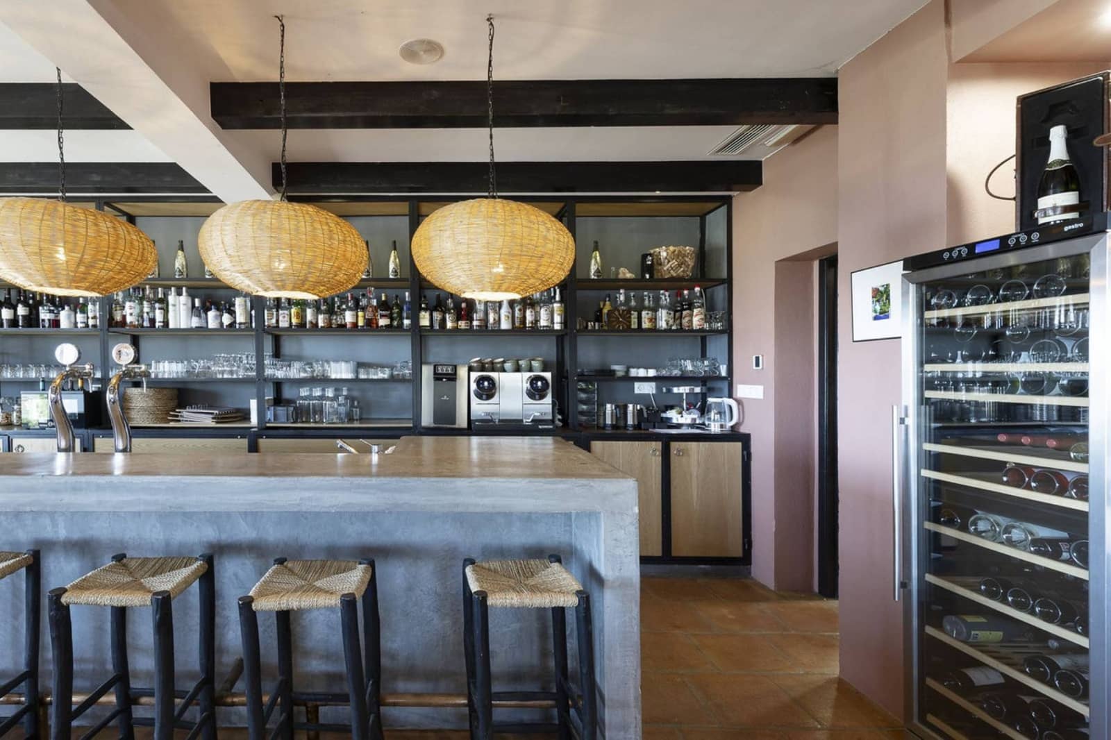 13 makuuhuone Hotelli myytävänä paikassa Villanueva de la Concepcion mukana uima-altaan - 1 999 000 € (Ref: 9756295)