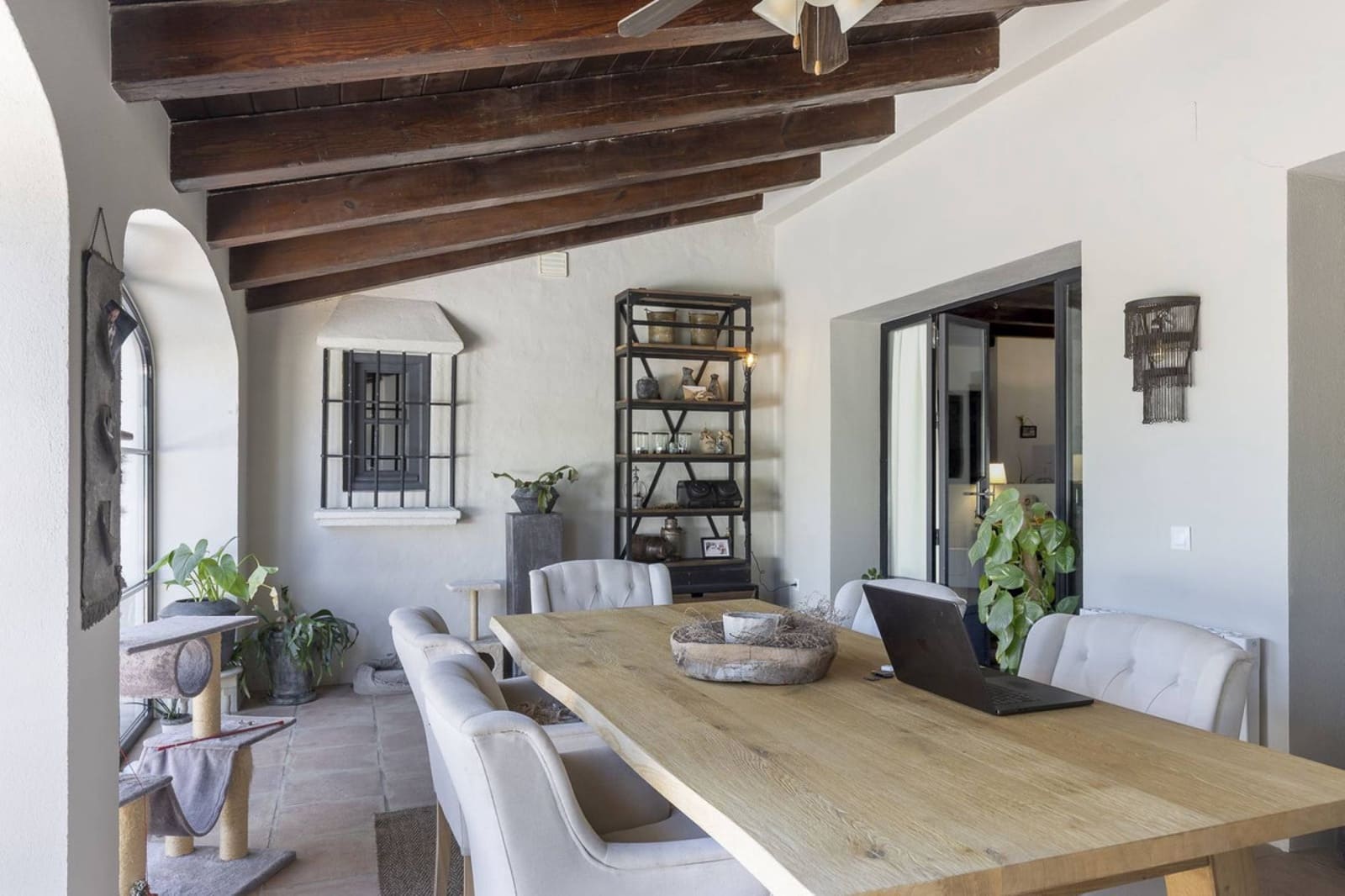 13 makuuhuone Hotelli myytävänä paikassa Villanueva de la Concepcion mukana uima-altaan - 1 999 000 € (Ref: 9756295)