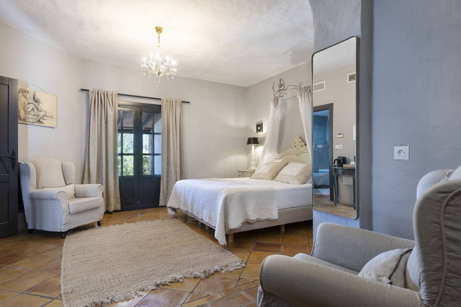 13 makuuhuone Hotelli myytävänä paikassa Villanueva de la Concepcion mukana uima-altaan - 1 999 000 € (Ref: 9756295)