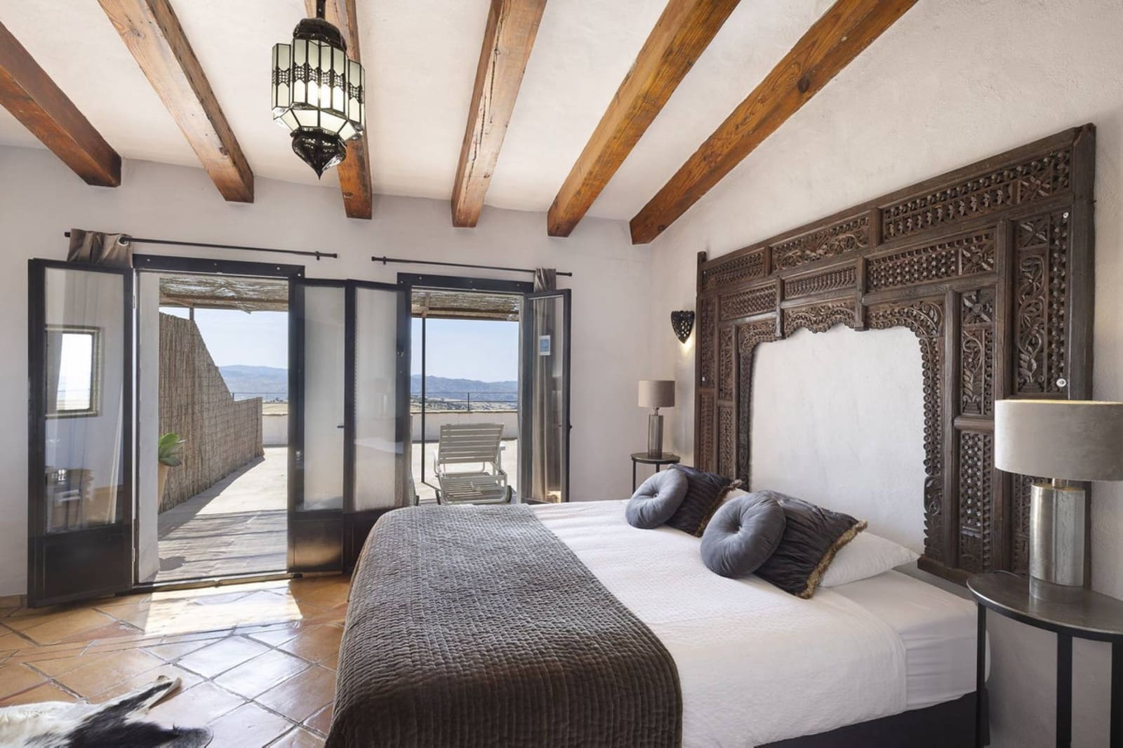 13 makuuhuone Hotelli myytävänä paikassa Villanueva de la Concepcion mukana uima-altaan - 1 999 000 € (Ref: 9756295)