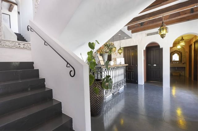 13 makuuhuone Hotelli myytävänä paikassa Villanueva de la Concepcion mukana uima-altaan - 1 999 000 € (Ref: 9756295)