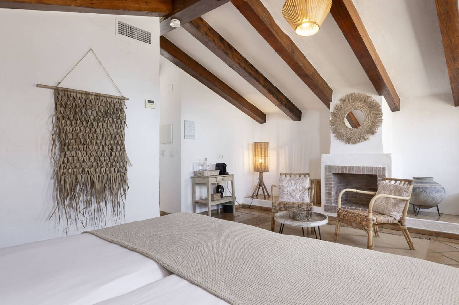 13 makuuhuone Hotelli myytävänä paikassa Villanueva de la Concepcion mukana uima-altaan - 1 999 000 € (Ref: 9756295)