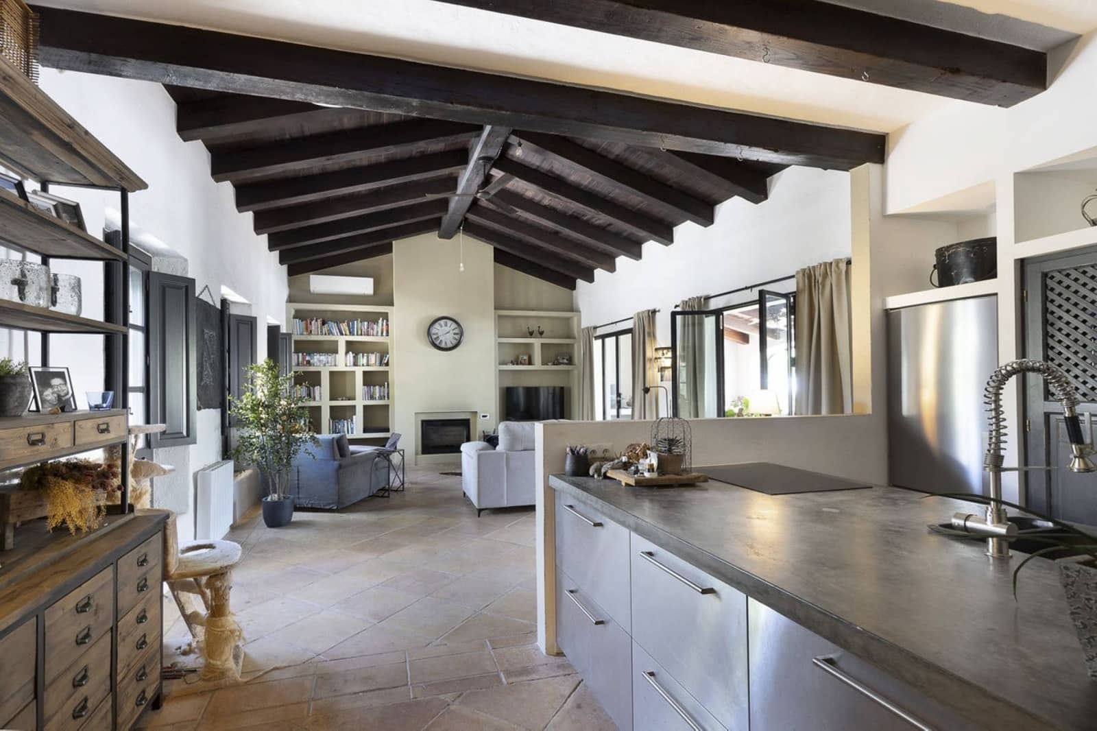 13 makuuhuone Hotelli myytävänä paikassa Villanueva de la Concepcion mukana uima-altaan - 1 999 000 € (Ref: 9756295)