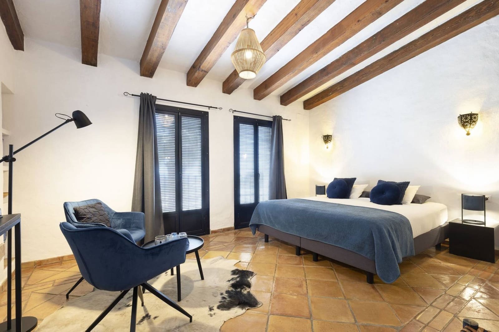 13 makuuhuone Hotelli myytävänä paikassa Villanueva de la Concepcion mukana uima-altaan - 1 999 000 € (Ref: 9756295)