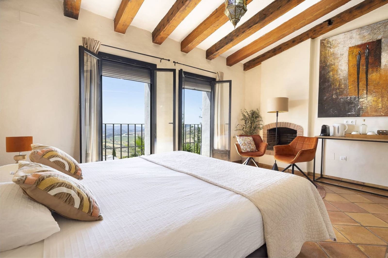 13 makuuhuone Hotelli myytävänä paikassa Villanueva de la Concepcion mukana uima-altaan - 1 999 000 € (Ref: 9756295)