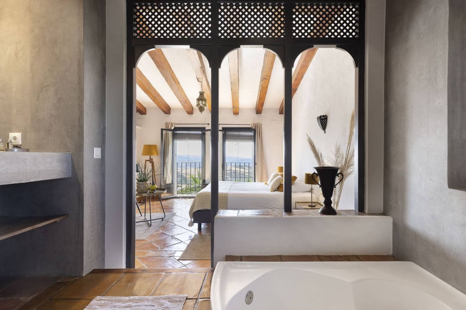 13 makuuhuone Hotelli myytävänä paikassa Villanueva de la Concepcion mukana uima-altaan - 1 999 000 € (Ref: 9756295)