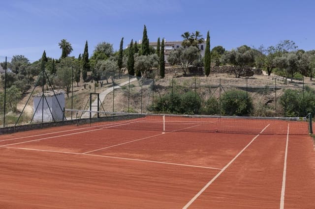 13 makuuhuone Hotelli myytävänä paikassa Villanueva de la Concepcion mukana uima-altaan - 1 999 000 € (Ref: 9756295)