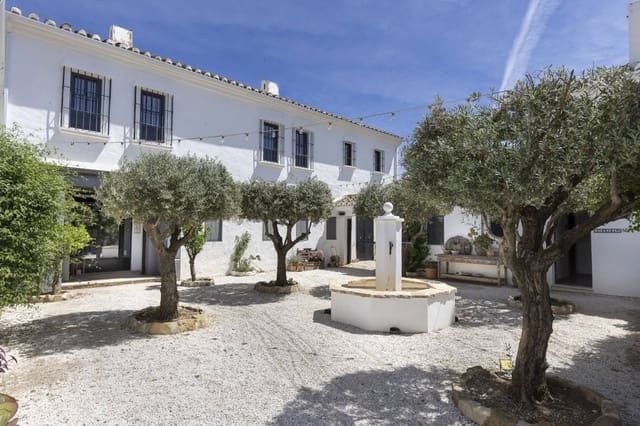 13 makuuhuone Hotelli myytävänä paikassa Villanueva de la Concepcion mukana uima-altaan - 1 999 000 € (Ref: 9756295)