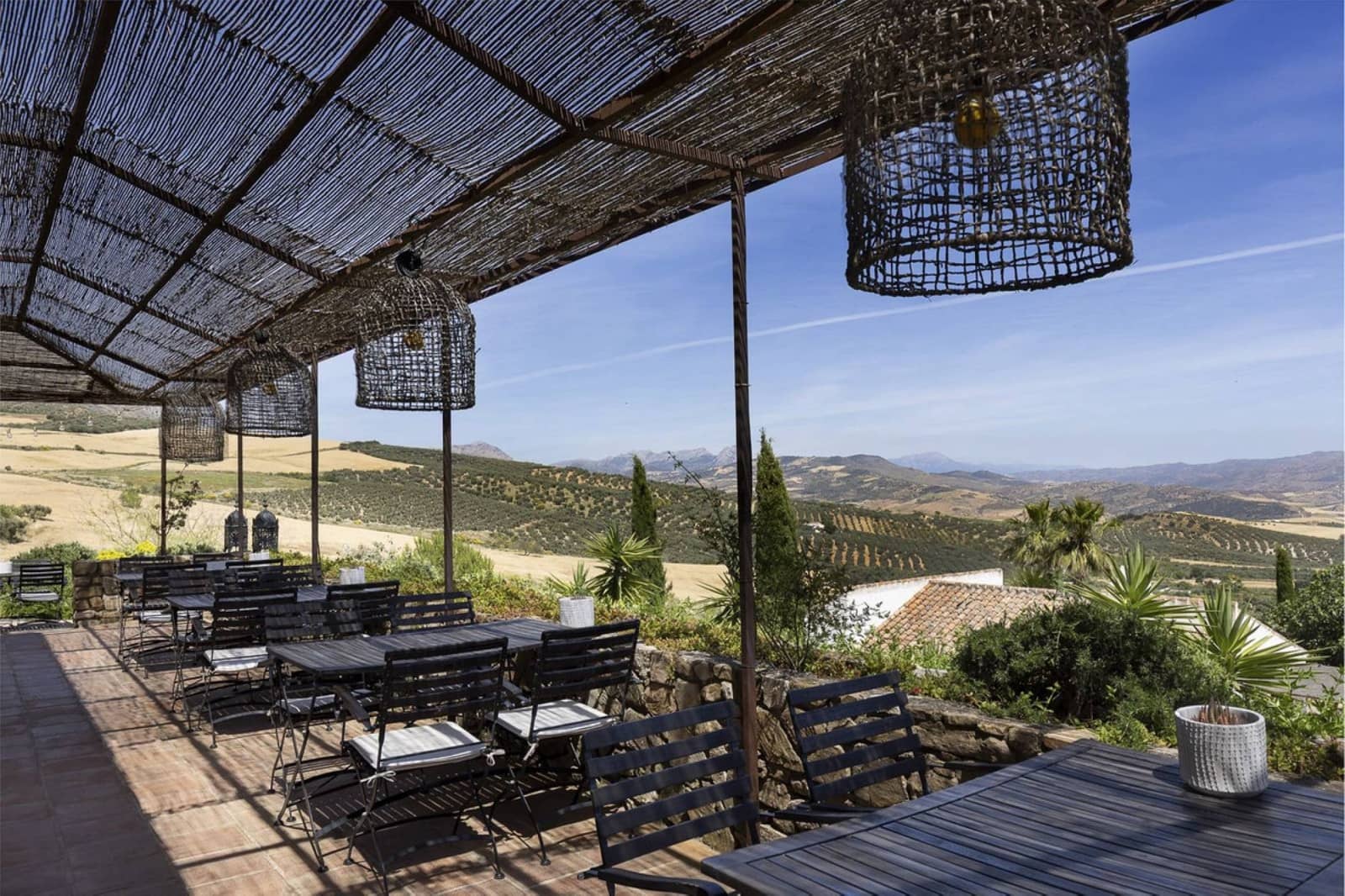 13 makuuhuone Hotelli myytävänä paikassa Villanueva de la Concepcion mukana uima-altaan - 1 999 000 € (Ref: 9756295)