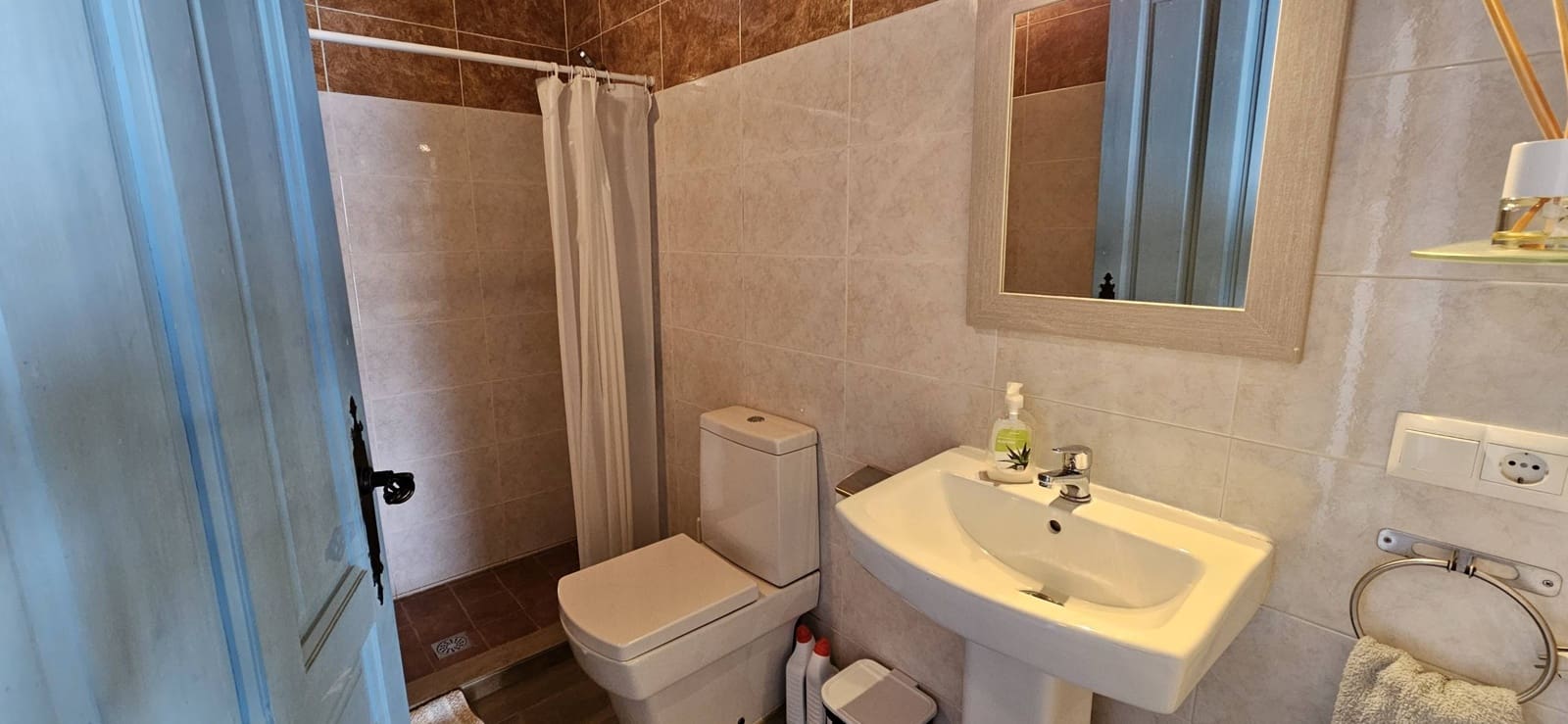 3 bedroom Villa for sale in Montejaque with pool - € 215,000 (Ref: 9783729)