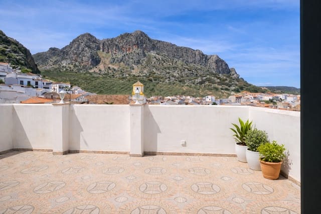 3 soveværelse Villa til salg i Montejaque med swimmingpool - € 215.000 (Ref: 9783729)