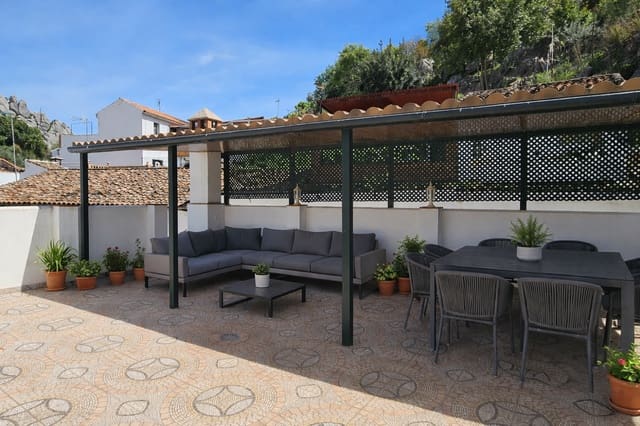 3 soveværelse Villa til salg i Montejaque med swimmingpool - € 215.000 (Ref: 9783729)