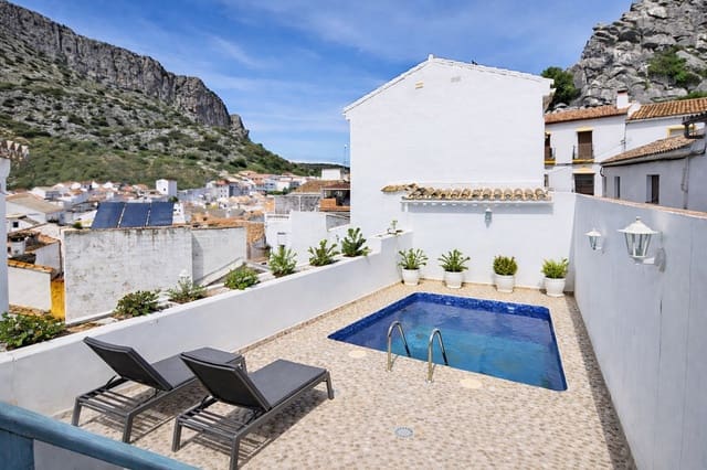 3 soveværelse Villa til salg i Montejaque med swimmingpool - € 215.000 (Ref: 9783729)