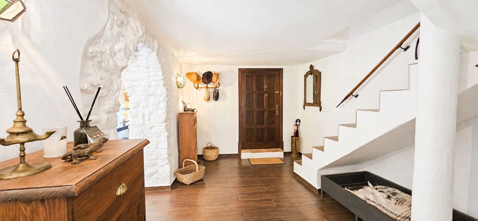 2 soveværelse Byhus til salg i Cortes de la Frontera med swimmingpool - € 179.000 (Ref: 9805967)