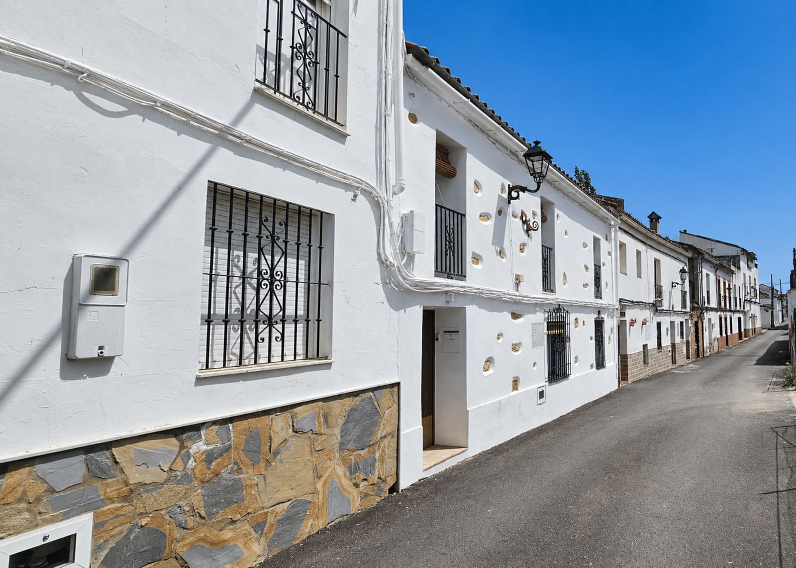 2 soveværelse Byhus til salg i Cortes de la Frontera med swimmingpool - € 179.000 (Ref: 9805967)
