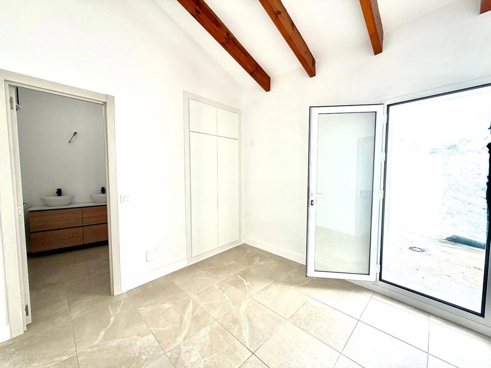 3 bedroom Townhouse for sale in Jimena de la Frontera - € 220,000 (Ref: 9826084)