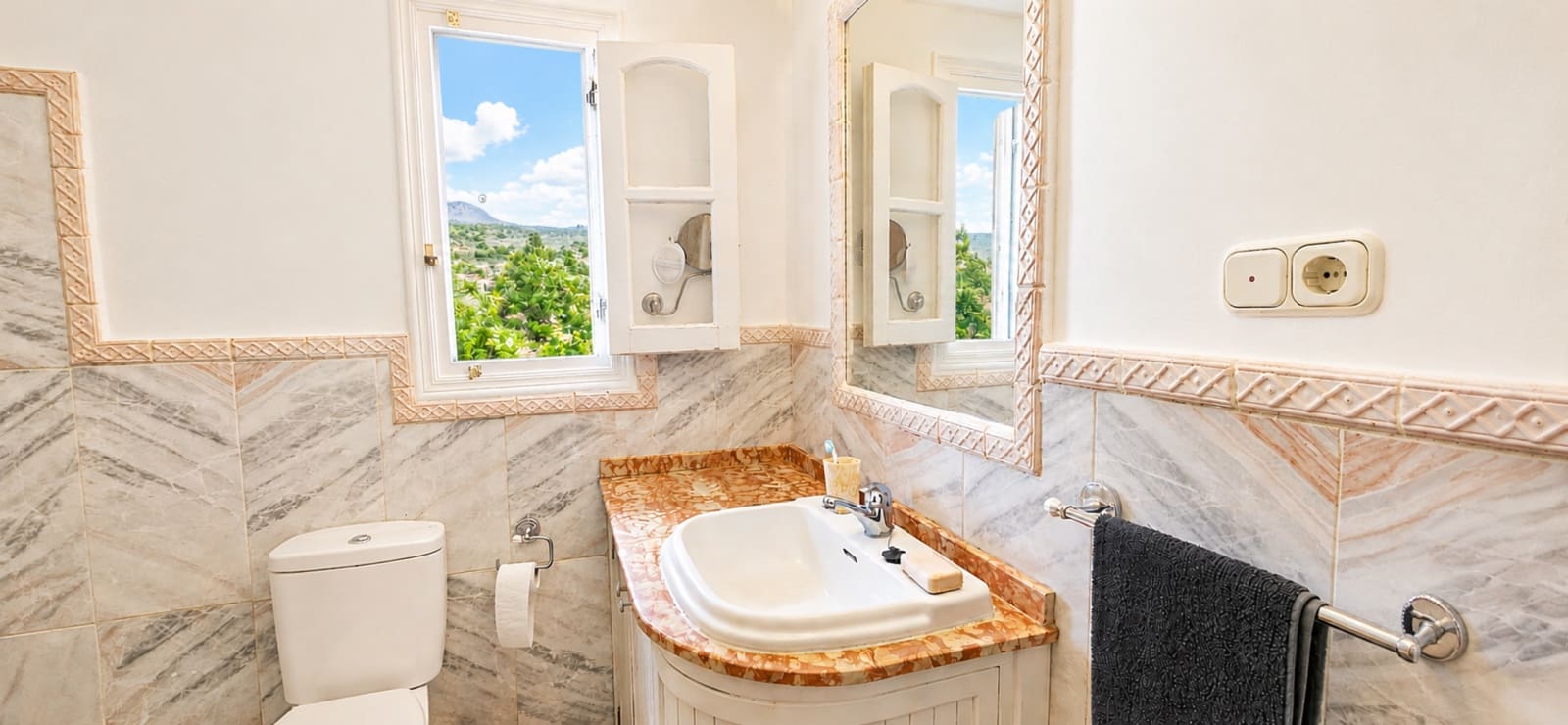 3 sovrum Villa till salu i Cortes de la Frontera med pool - 155 000 € (Ref: 9841993)