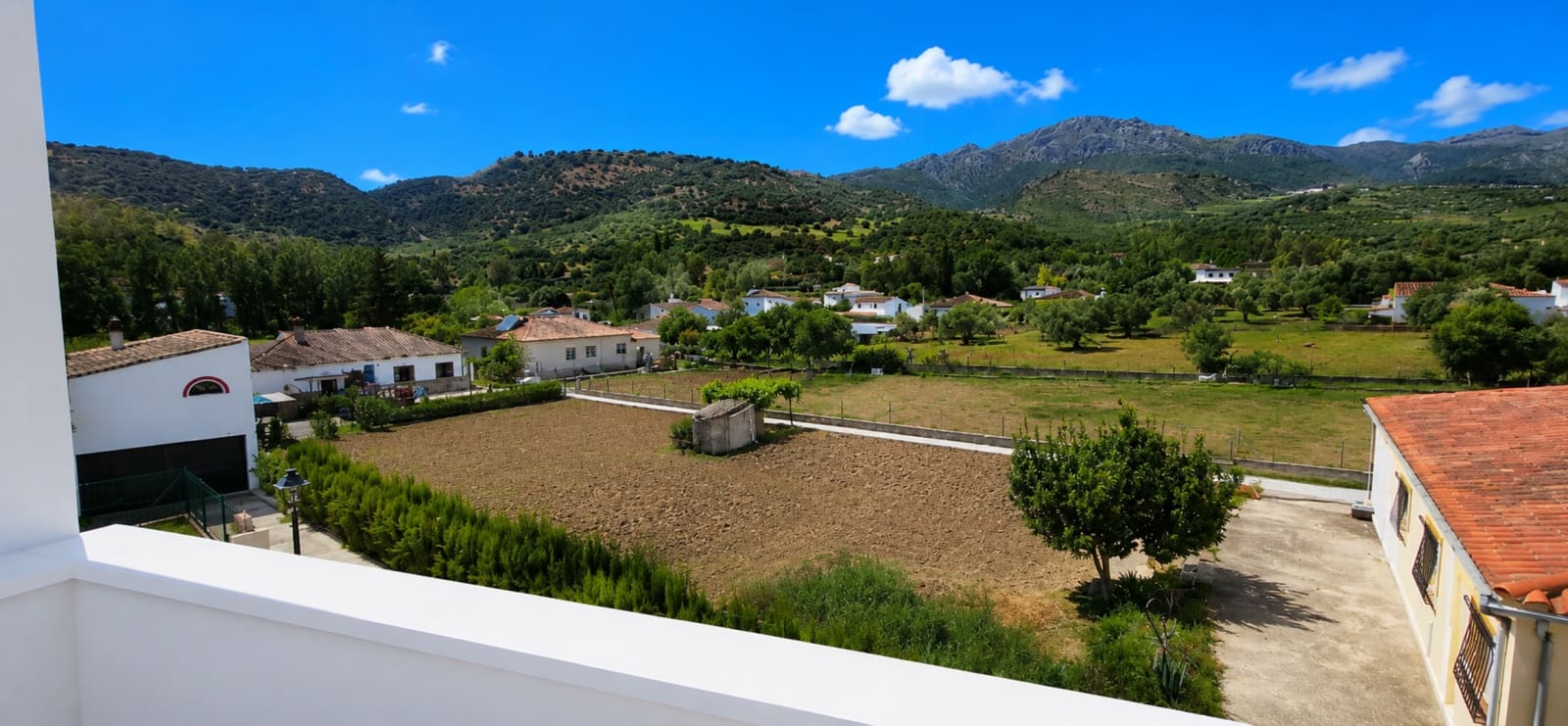 3 sovrum Villa till salu i Cortes de la Frontera med pool - 155 000 € (Ref: 9841993)