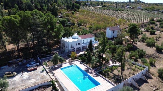 9 chambre Finca/Maison de Campagne à vendre à Ronda - 1 100 000 € (Ref: 9850872)