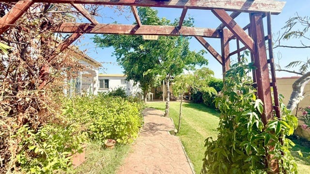 2 soveværelse Villa til salg i Chiclana de la Frontera med swimmingpool garage - € 199.950 (Ref: 10004422)