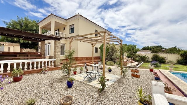 4 sovrum Villa till salu i Chiclana de la Frontera med pool garage - 385 000 € (Ref: 10062873)