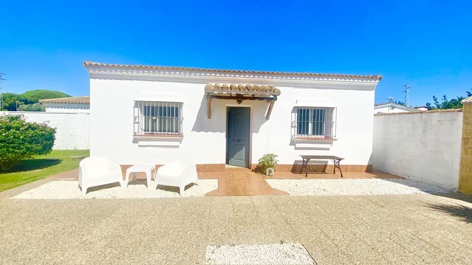 4 bedroom Villa for sale in Chiclana de la Frontera with pool garage