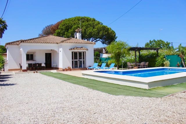 4 soveværelse Villa til salg i Chiclana de la Frontera med swimmingpool garage - € 345.000 (Ref: 8925073)