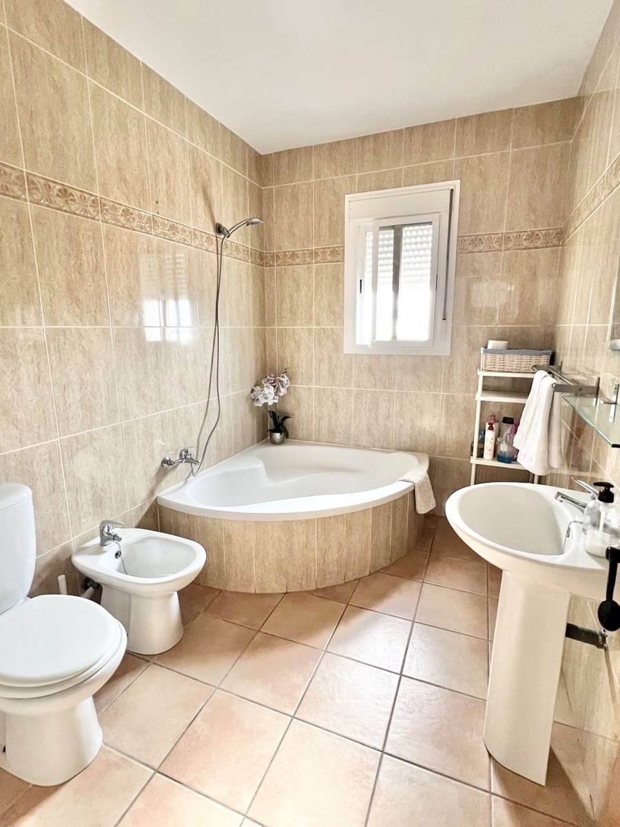 4 soveværelse Villa til salg i Chiclana de la Frontera med swimmingpool garage - € 345.000 (Ref: 8925073)