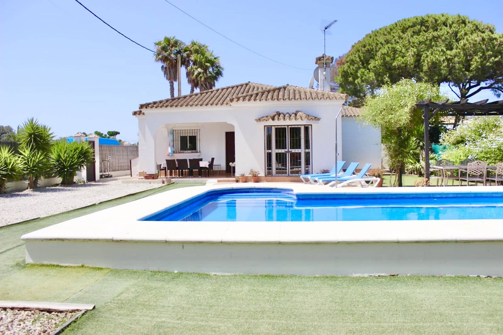 4 soveværelse Villa til salg i Chiclana de la Frontera med swimmingpool garage - € 345.000 (Ref: 8925073)