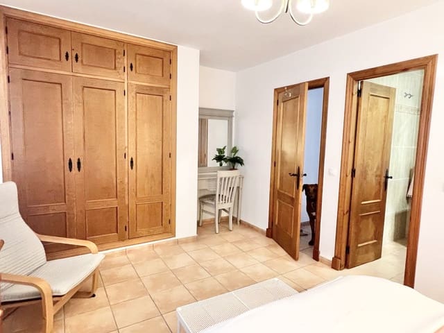 4 sypialnia Willa na sprzedaż w Chiclana de la Frontera z basenem garażem - 345 000 € (Ref: 8925073)