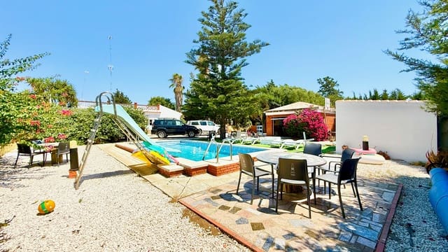 3 bedroom Villa for sale in Medina-Sidonia with pool garage - € 334,000 (Ref: 9177794)