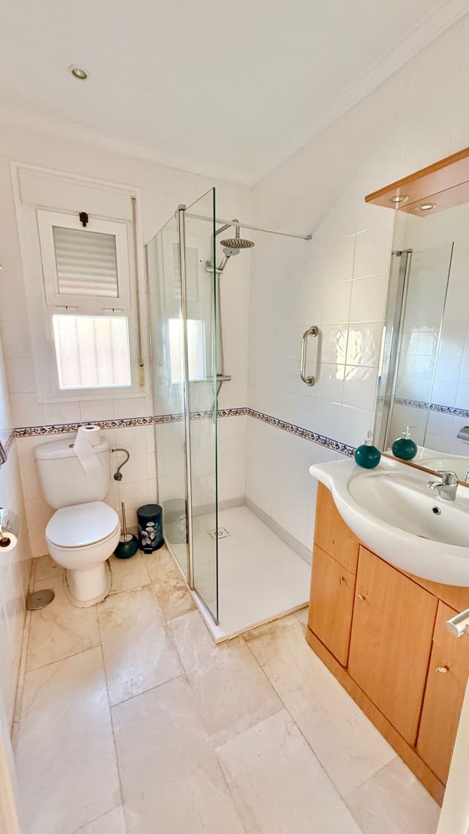 4 bedroom Villa for sale in Chiclana de la Frontera with pool garage - € 525,000 (Ref: 9523277)