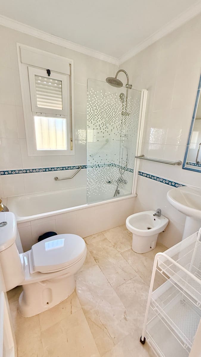 4 bedroom Villa for sale in Chiclana de la Frontera with pool garage - € 525,000 (Ref: 9523277)