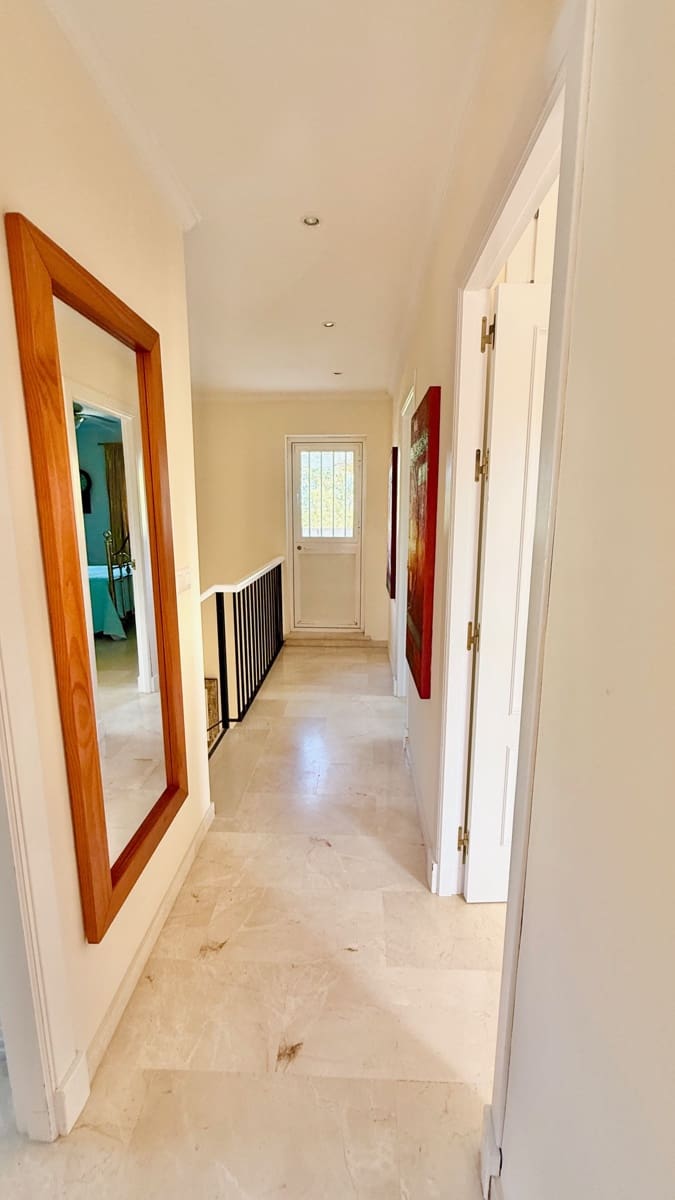 4 bedroom Villa for sale in Chiclana de la Frontera with pool garage - € 525,000 (Ref: 9523277)