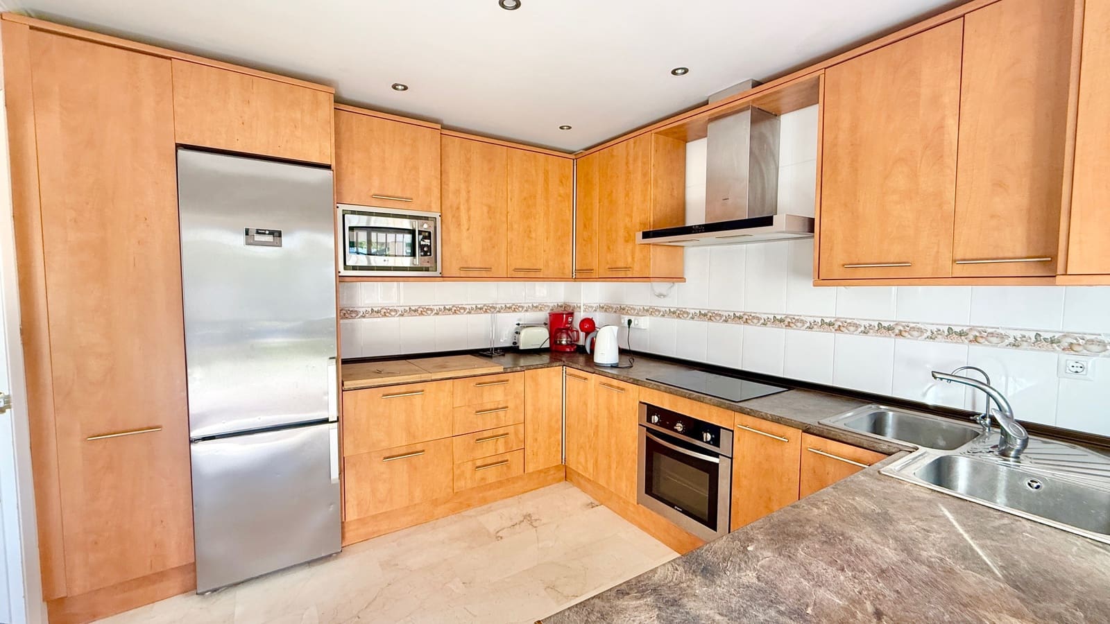 4 bedroom Villa for sale in Chiclana de la Frontera with pool garage - € 525,000 (Ref: 9523277)